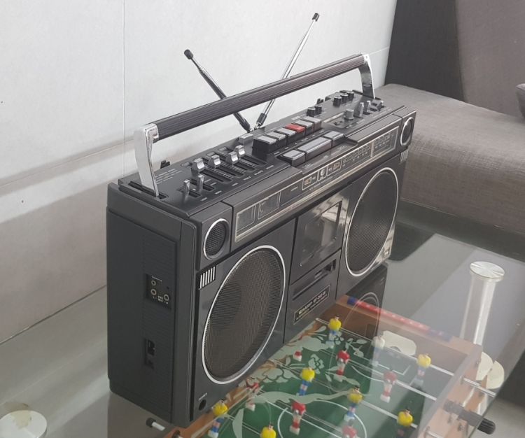 Radio cassette SHARP GF 202SB.